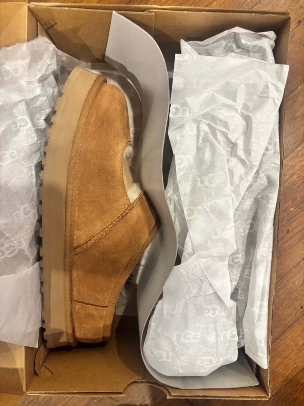 UGG Chestnut Mary Jane Slip-On Women’s 8/Kid’s 6 - Picture 4 of 7